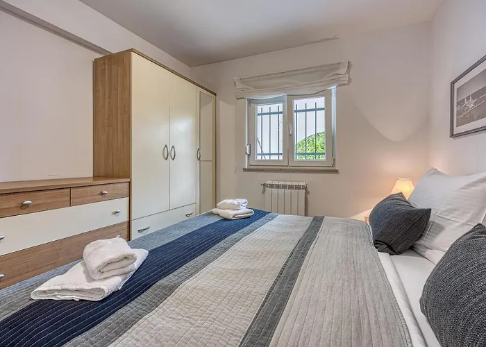 Claudio 게스트하우스 4*